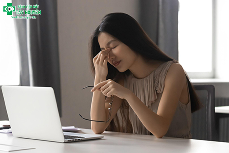 hội chứng về mắt do sử dụng máy tính CVS