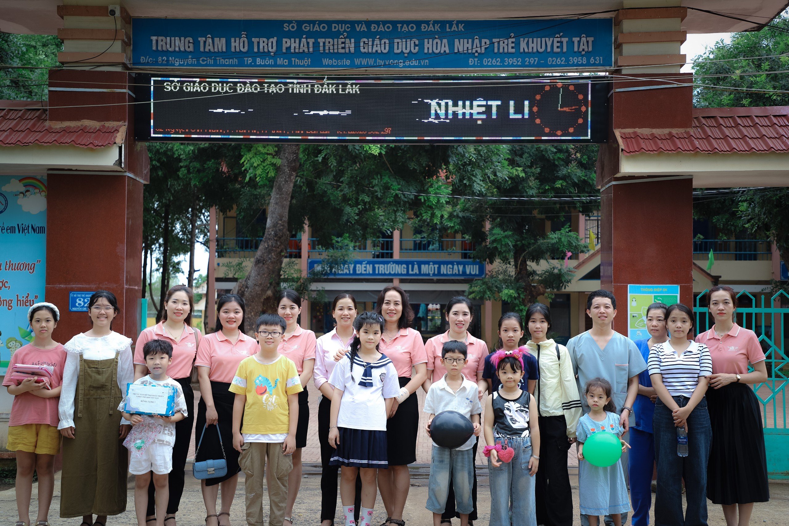 quốc tế thiếu nhi tại trung tâm HTPTGDHNKT